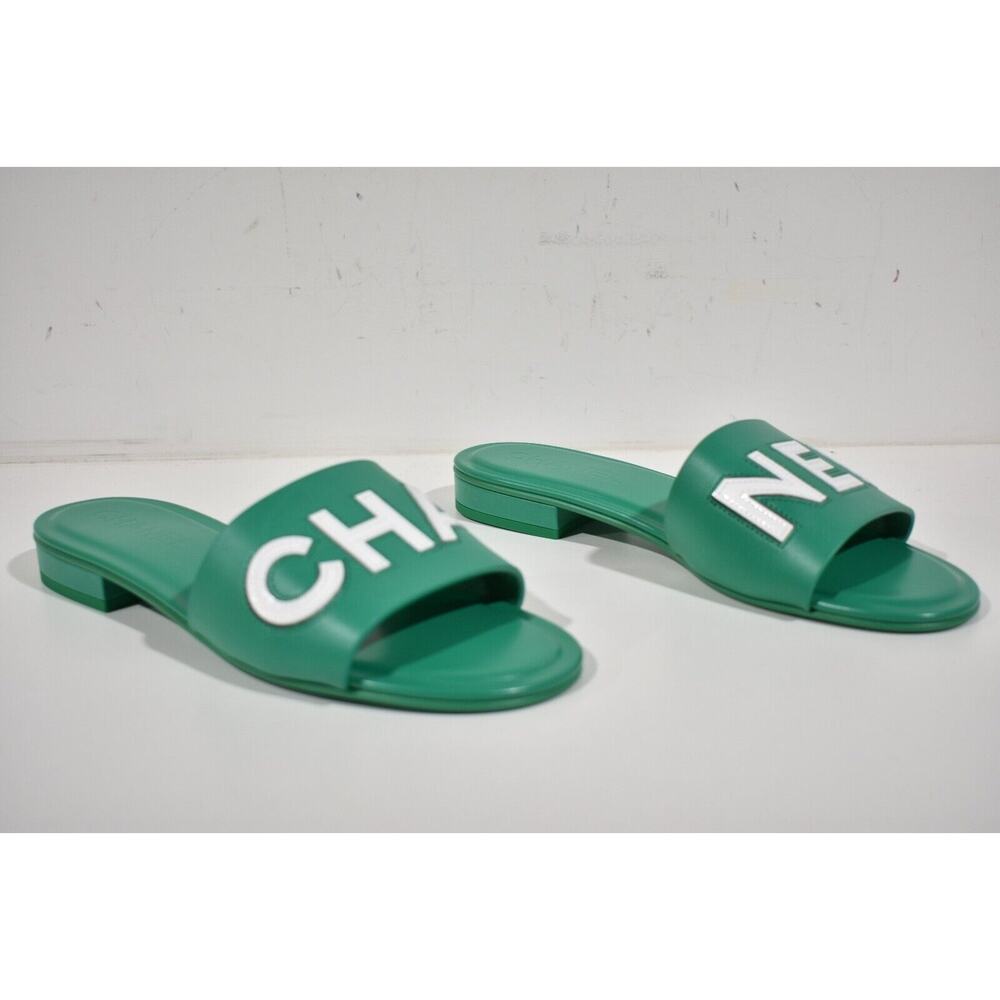 Chanel 23P Green White Leather CC Logo Letter Mules Slide Slip Sandal Flat 38.5 - Picture 3 of 12
